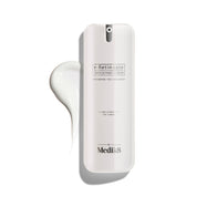 Bílá pumpičková lahvička r-Retinoate Day & Night Eye Serum s kapkou produktu vedle ní.