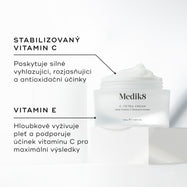 Otevřená dóza Medik8 C-Tetra Cream je zobrazena na bílém kamenném podstavci na čistém bílém pozadí.

Obrázek uvádí dvě klíčové složky a jejich benefity:

STABILIZOVANÝ VITAMÍN C: poskytuje silné vyhlazující, rozjasňující a antioxidační účinky.

VITAMÍN E: intenzivně vyživuje pleť a zesiluje účinky vitamínu C pro maximální výsledky.