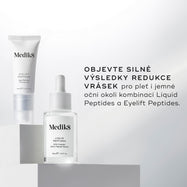 Průhledná skleněná lahvička séra Liquid Peptides a tuba Eyelift Peptides jsou zobrazeny vedle sebe.
Text uvádí:
„Objevte silné výsledky redukce vrásek“ pro obličej i jemnou oční oblast díky kombinaci Liquid Peptides a Eyelift Peptides.