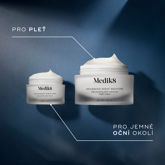 Srovnávací obrázek zobrazuje kelímek Medik8 Advanced Night Eye vedle většího kelímku Advanced Night Restore. Text označuje menší kelímek jako „Pro jemnou oblast očního okolí“ a větší kelímek jako „Pro obličej“.-hover-26